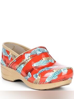 Dansko XP 2.0 Sardines Print Patent Leather Clogs size 38